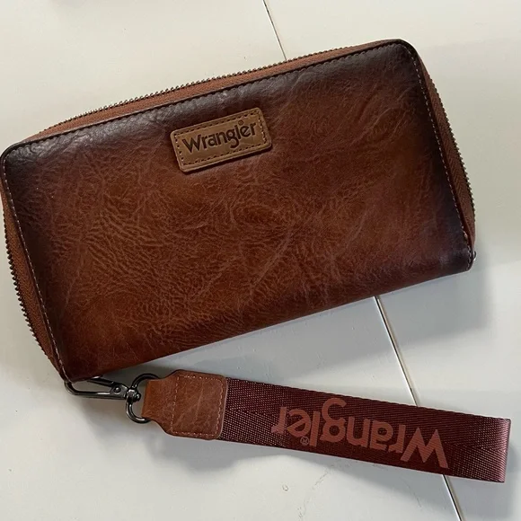 Wranglers Women’s Wallet Wristlet - Picture 2 of 7